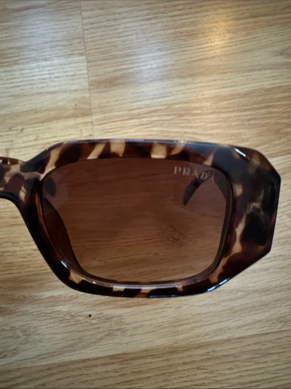N/A stylish tortoiseshell